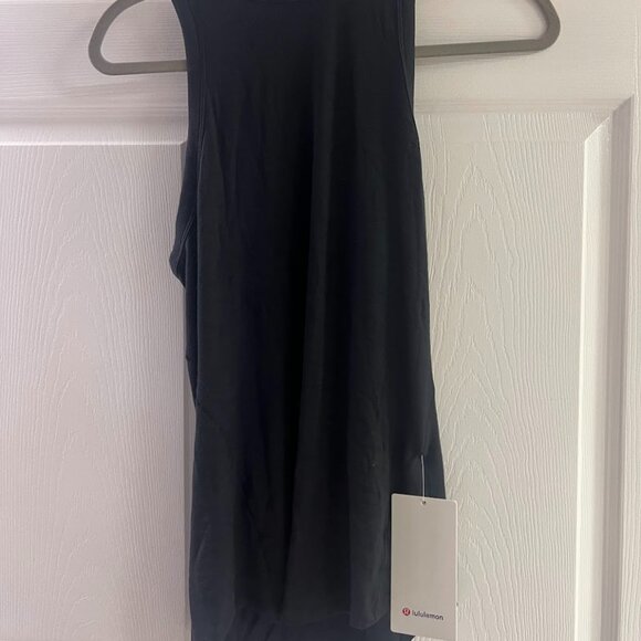 Hold Tight Crewneck Tank Top (brand new, with tags) - Picture 4 of 4